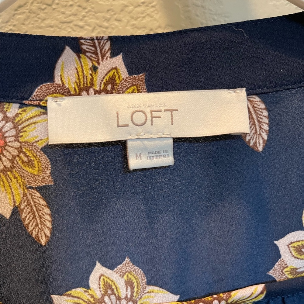 Ann Taylor Loft office blouse - Picture 2 of 2